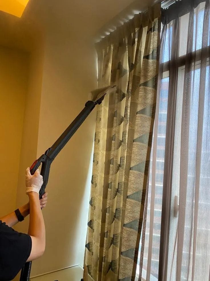 0543331609 شركه اللؤلؤ الذهبي افضل شركة تنظيف ستائر فى ام القيوين ستائر تنظيف