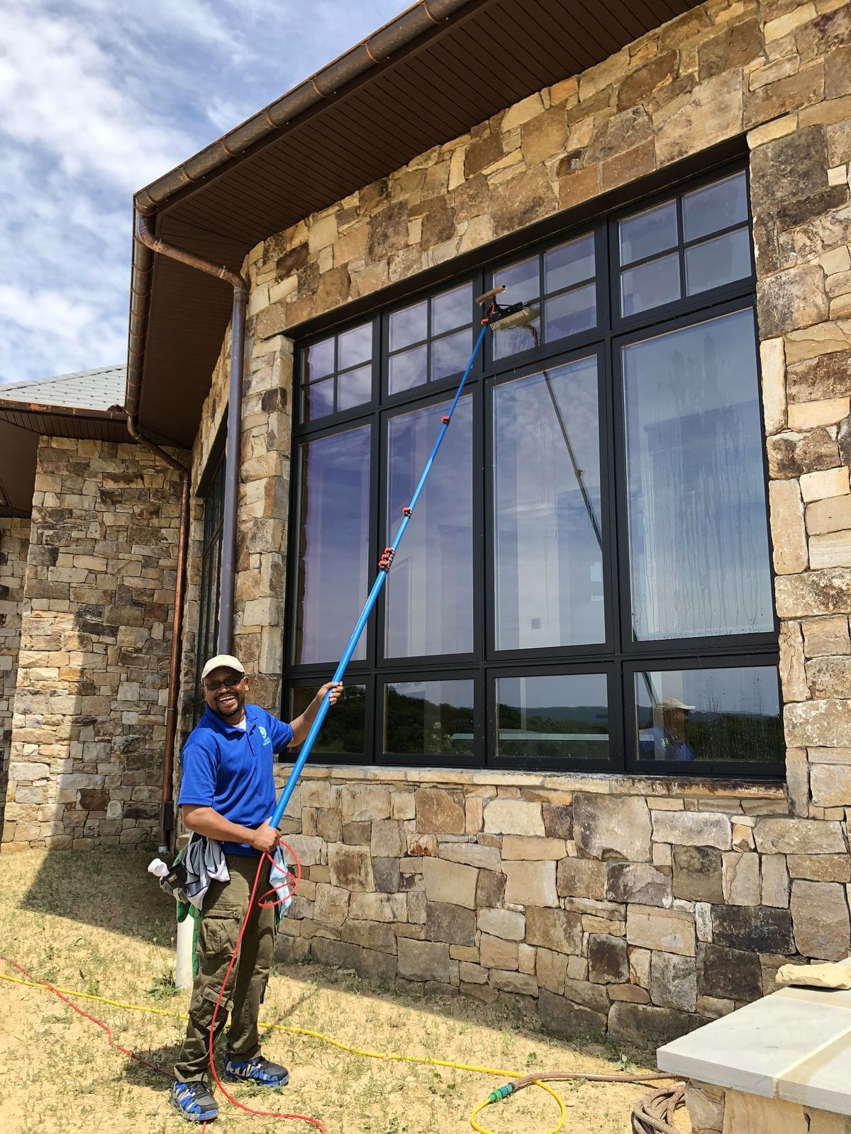 تنظيف واجهات زجاجية