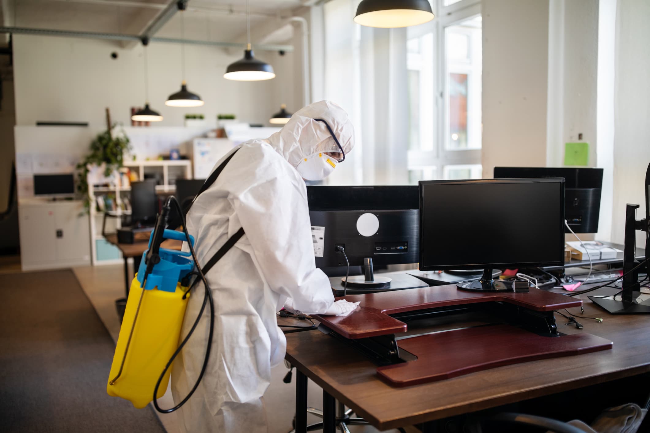 0543331609 شركه اللؤلؤ الذهبي شركة تنظيف مكاتب بمصفح بابو ظبي 106987132 1639064257101 gettyimages 1248191988 5dm43627