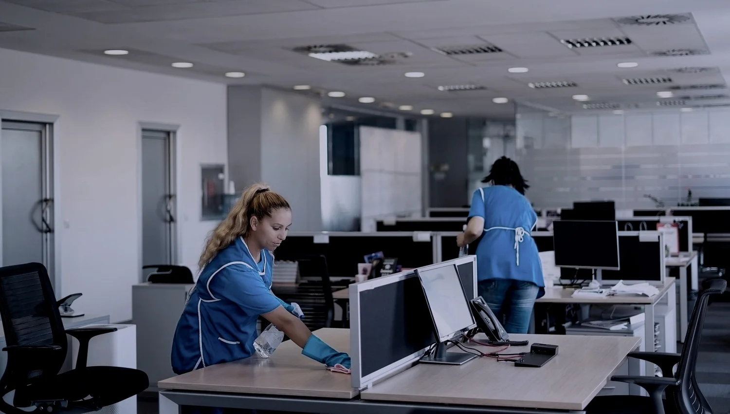 0543331609 شركه اللؤلؤ الذهبي شركة تنظيف مكاتب بمصفح بابو ظبي