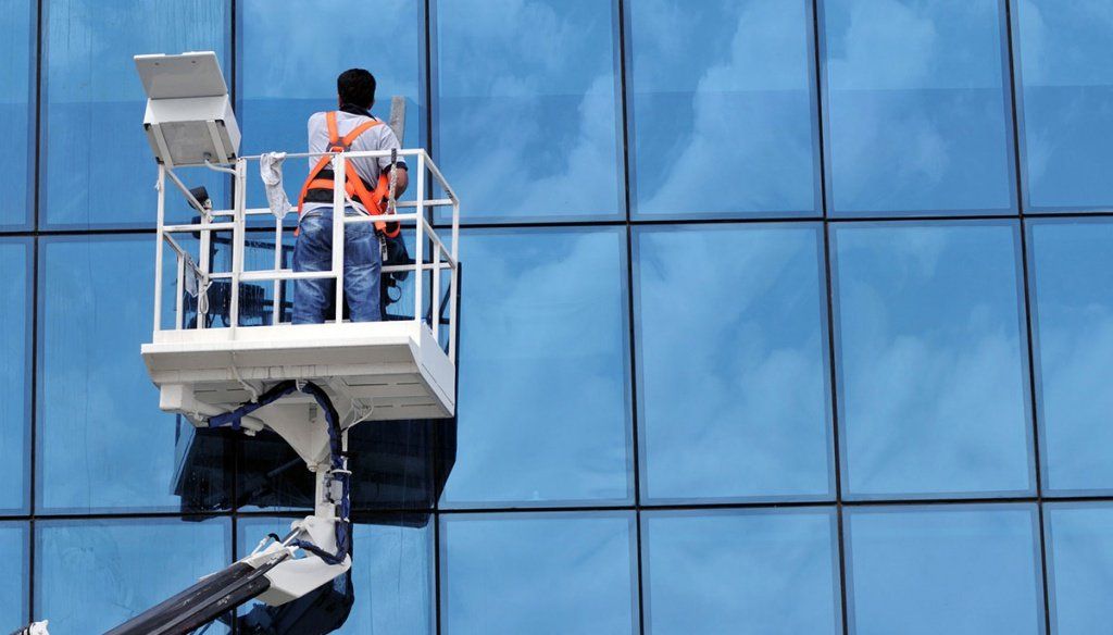 خدمات تنظيف الواجهات المحترفة